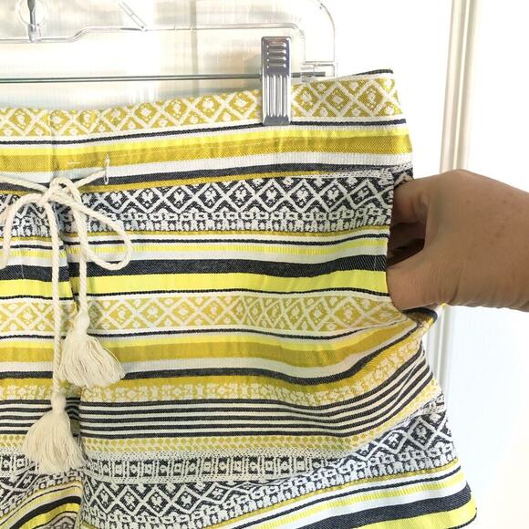 Ann Taylor LOFT The Riviera Short Size 6 Yellow Boho Tribal Stripes Brocade - Picture 5 of 8